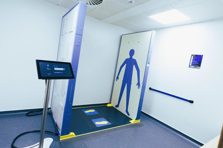 Rohde & Schwarz Security Scanner Debuts at England’s First High-Tech Custody Suite Rohde & Schwarz Security Scanner Debuts at England's First High-Tech Custody Suite