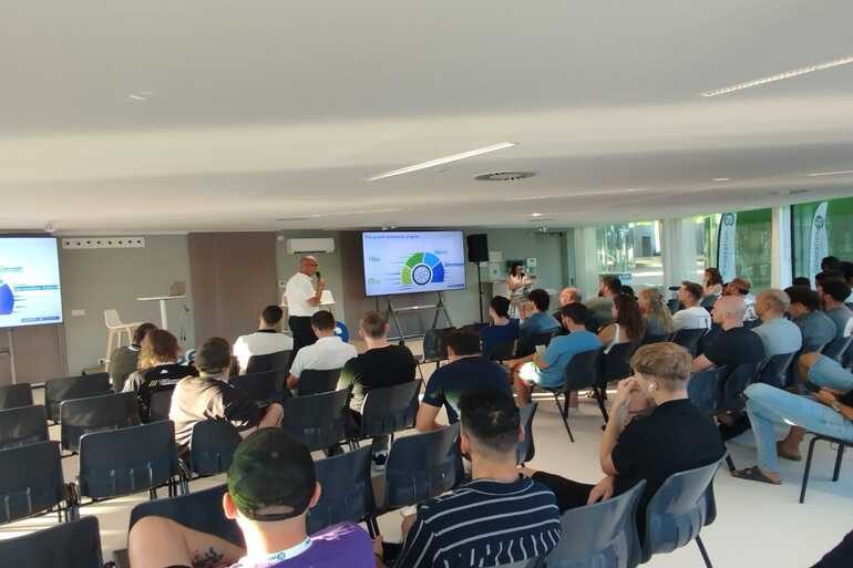 Point S Equips Future Leaders to Manage Workshop Growth in a Changing Market Point S Equips Future Leaders to Manage Workshop Growth in a Changing Market